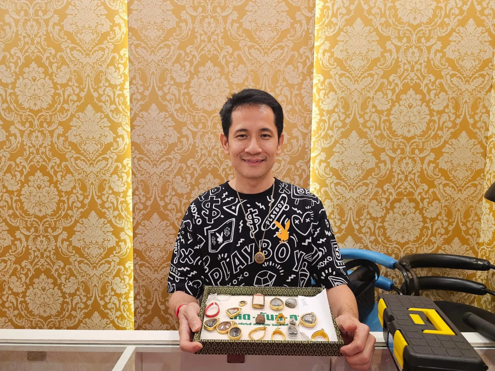 รับเช่าพระหลวงปู่โต๊ะ
และพระเครื่องทุกชนิด