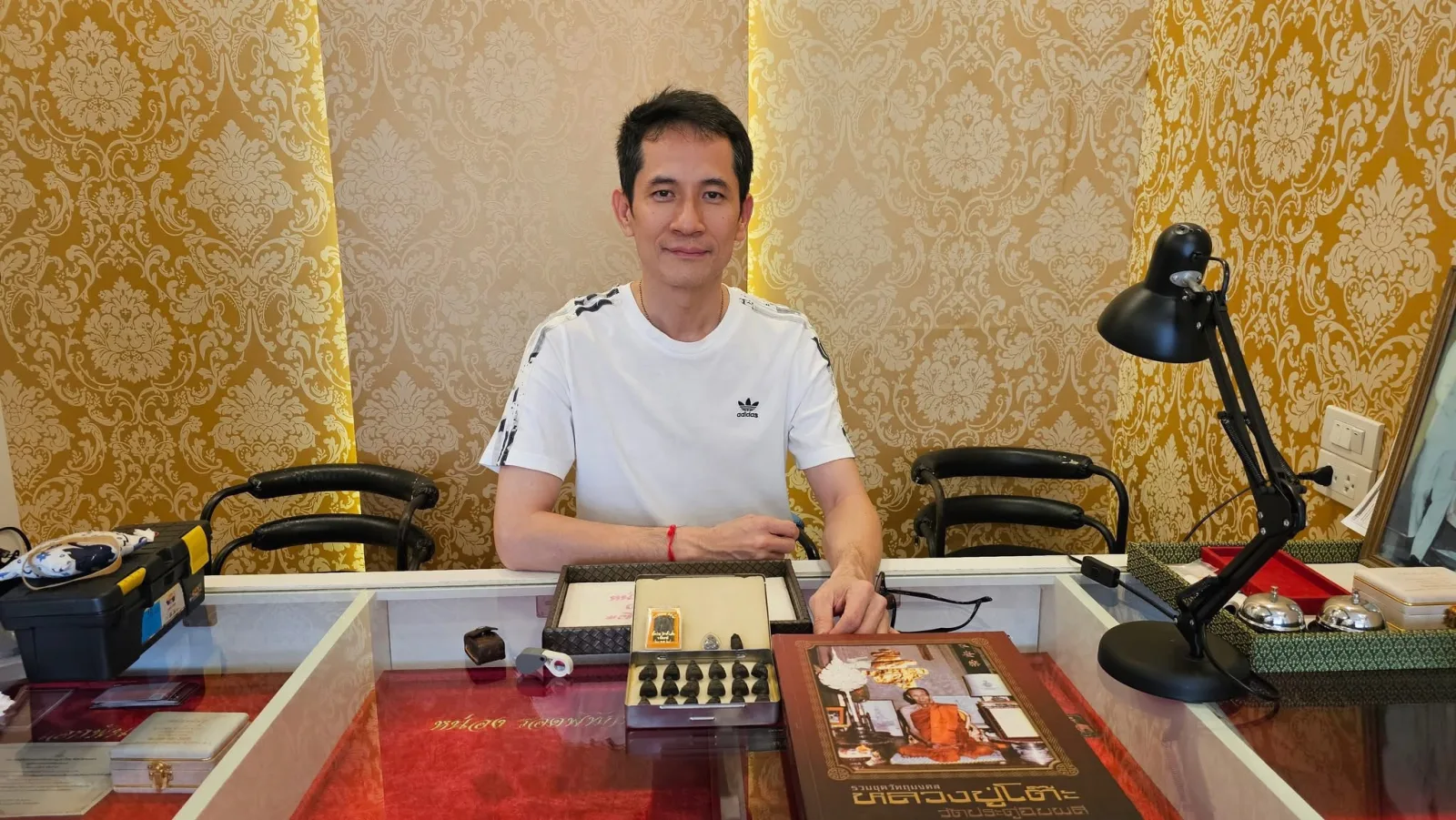 รับเช่าพระหลวงปู่โต๊ะ
และพระเครื่องทุกชนิด